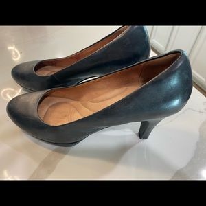 Clark’s, genuine leather, Indigo collection heels